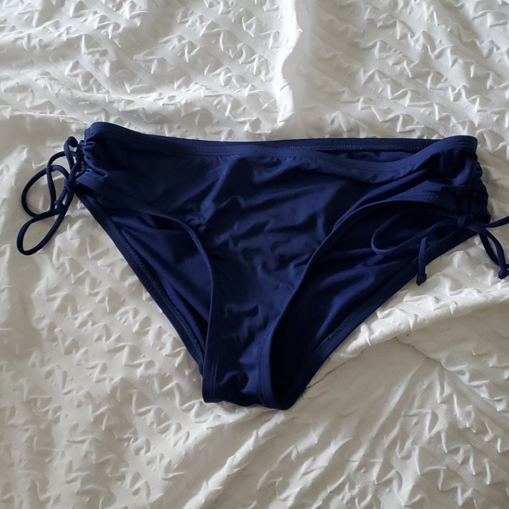 Mid rise swim suit bottoms